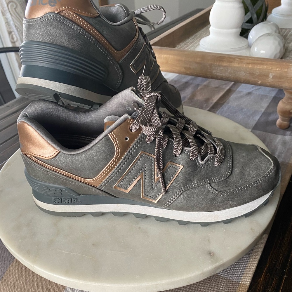 New Balance 574 - Picture 2 of 11